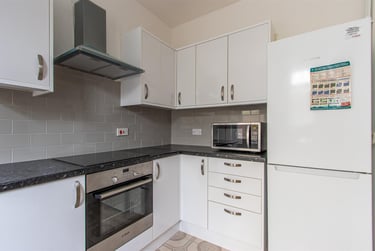 5 bed house, Mackintosh Place, Cathays, Cardiff, CF244RP - Image 3